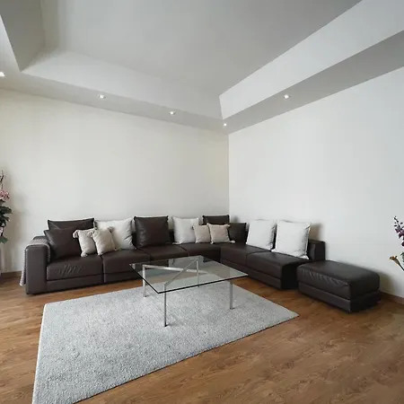 Unique Diagonal Iii Apartment